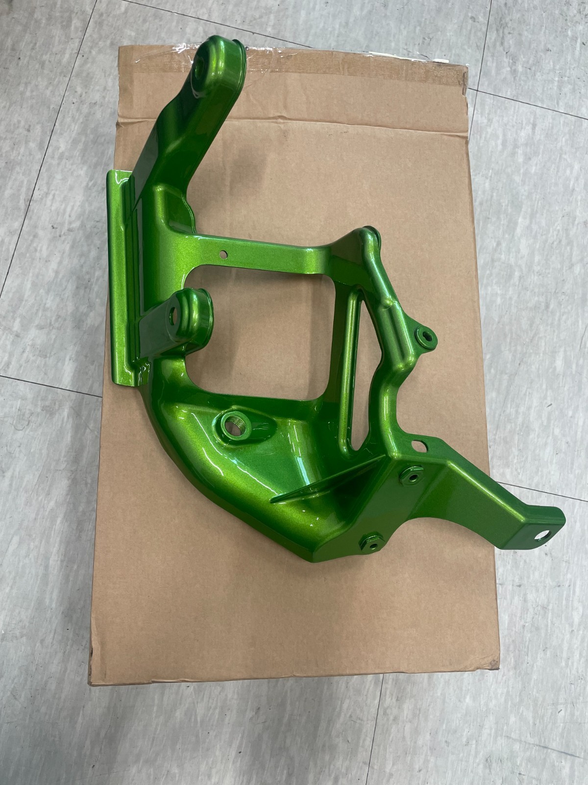 Audi R8 2016-2026 Bracket P/N 4S8809853A