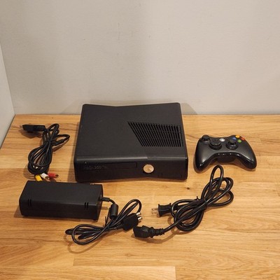 Microsoft Xbox 360 1439 Console 250 GB - Bundle - Tested & Working