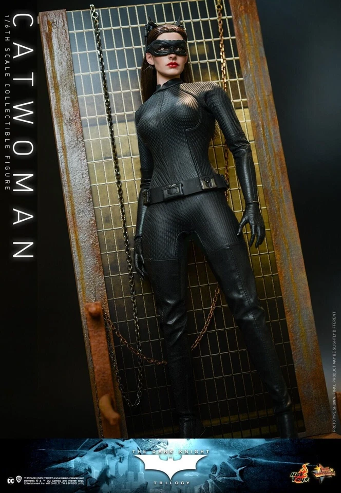HOT TOYS MMS627 BATMAN The Dark Knight Trilogy Catwoman 1/6 Action Figure - Image 3 of 4