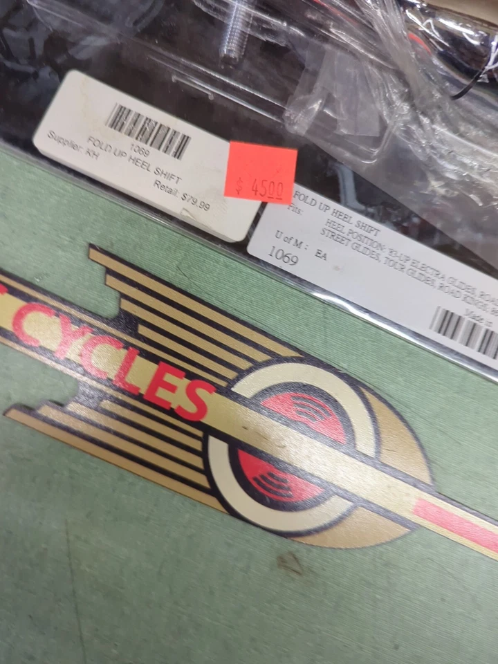 Cambio de talón plegable Kuryakyn 1069, se adapta a 83+ Touring, 86+ plano para Harley Foto 2 de 4