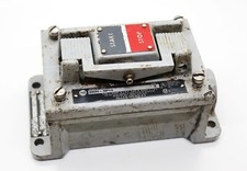 ALLEN BRADLEY 800H-NP15 DOUBLE LEVER MOMENTARY ACTUATOR OPEN/CLOSE USED