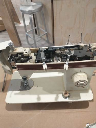 Dressmaker Model 303SS Sewing Machine PARTS Taiwan - Picture 3 of 6