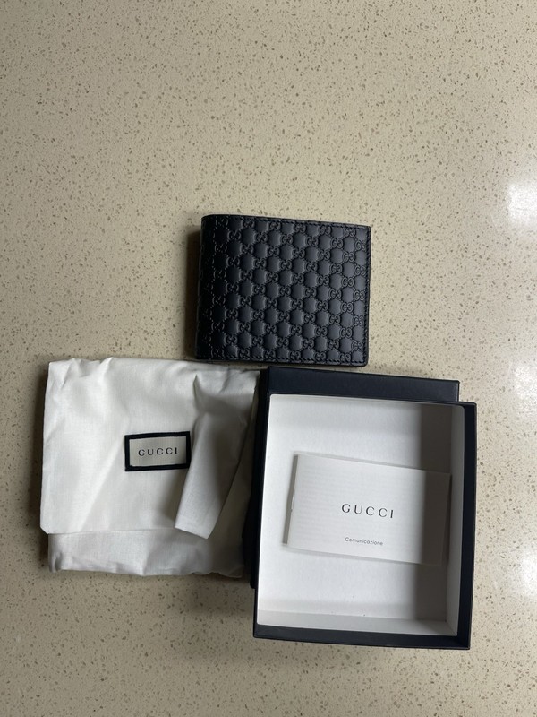 Gucci Men Wallet 100% Authentic Brand New, no international shipping 