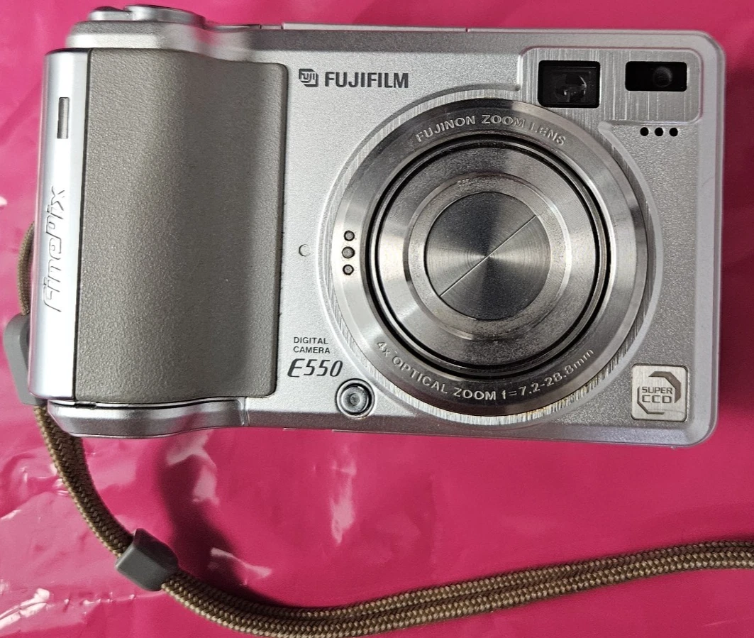 Fujifilm FinePix E550 Digital Cameras 5-6.9 MP Maximum Resolution