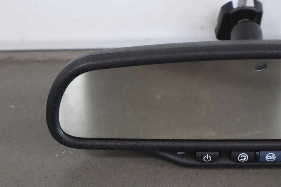 09-14 Chevy Silverado 2500HD OEM Interior Rear View Mirror DD8 Auto Dimming - Image 2 of 4