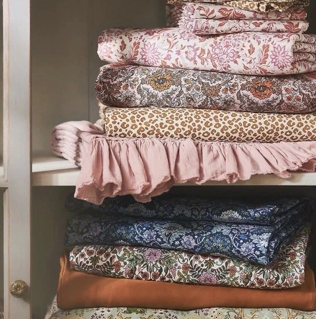 Nuevo juego de 2 fundas de almohada Anthropologie Jylin orgánicas satinadas King, azul floral nuevo con etiquetas Foto 2 de 4