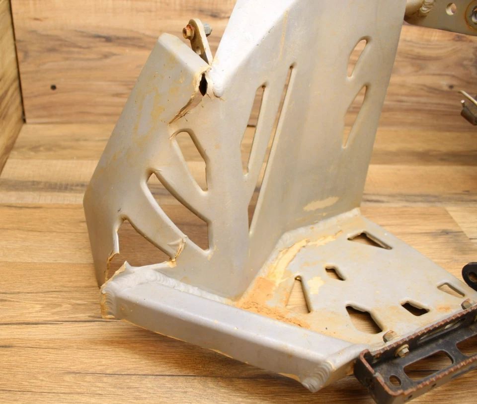 2009 09 Polaris Outlaw 525 450 Heel Guard Set Mud Guards Foot Pegs Silver Splash - Image 3 of 4