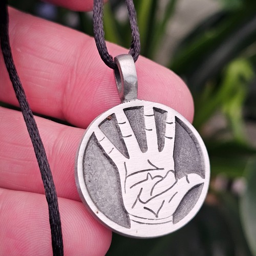 Hand of Fortune Pendant Pewter Amulet Palmistry Tarot Talisman Jewellery & Boxed - Picture 9 of 10