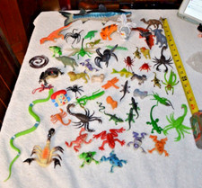 Huge lot- Plastic Figure Lot Spiders Snakes Dinosaurs Frogs Insects Fish