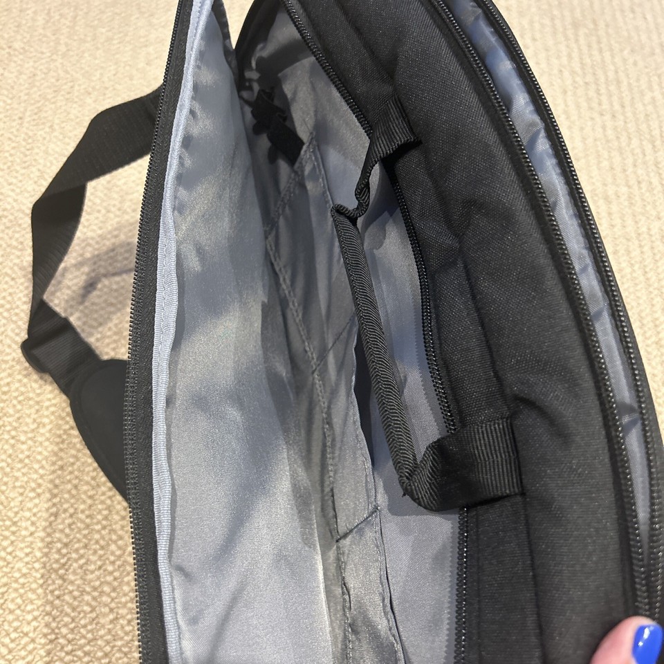 Amazon Basics Black Laptop Shoulder Bag Carrying case Laptop Size17.3in