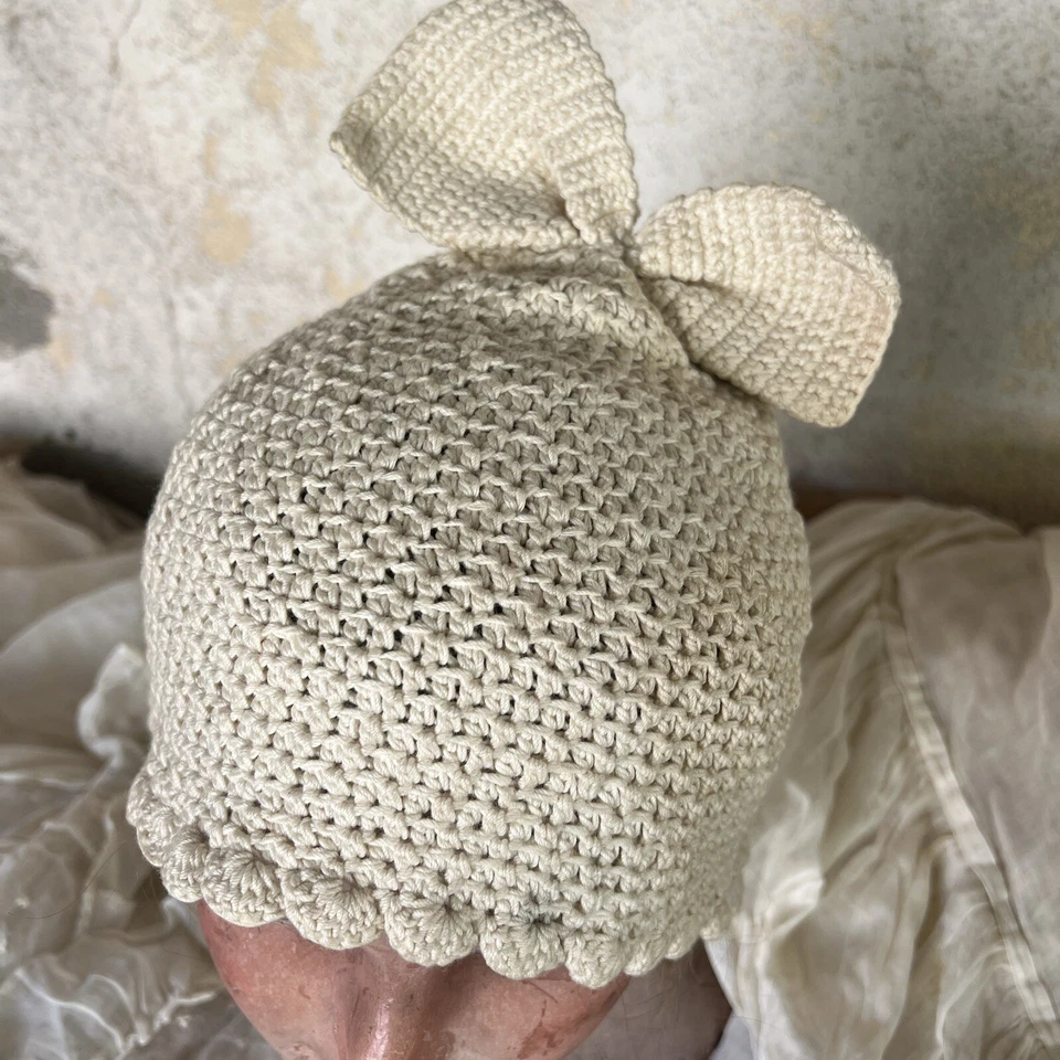 Gorro tejido algodón blanco vintage de los años 30 lazo en la parte superior tocado parte inferior festoneada Foto 4 de 4
