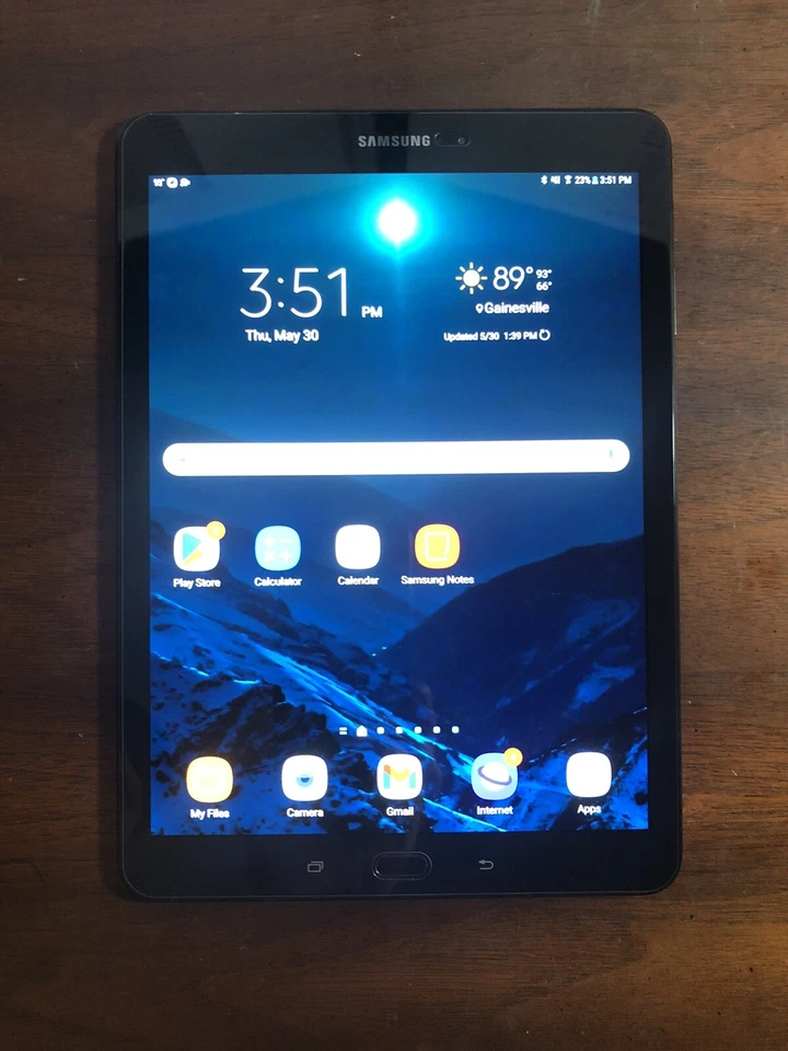 Samsung Galaxy Tab S3 32 GB -9.7Inch - Black - Excellent Condition - With Extras - Image 2 of 3