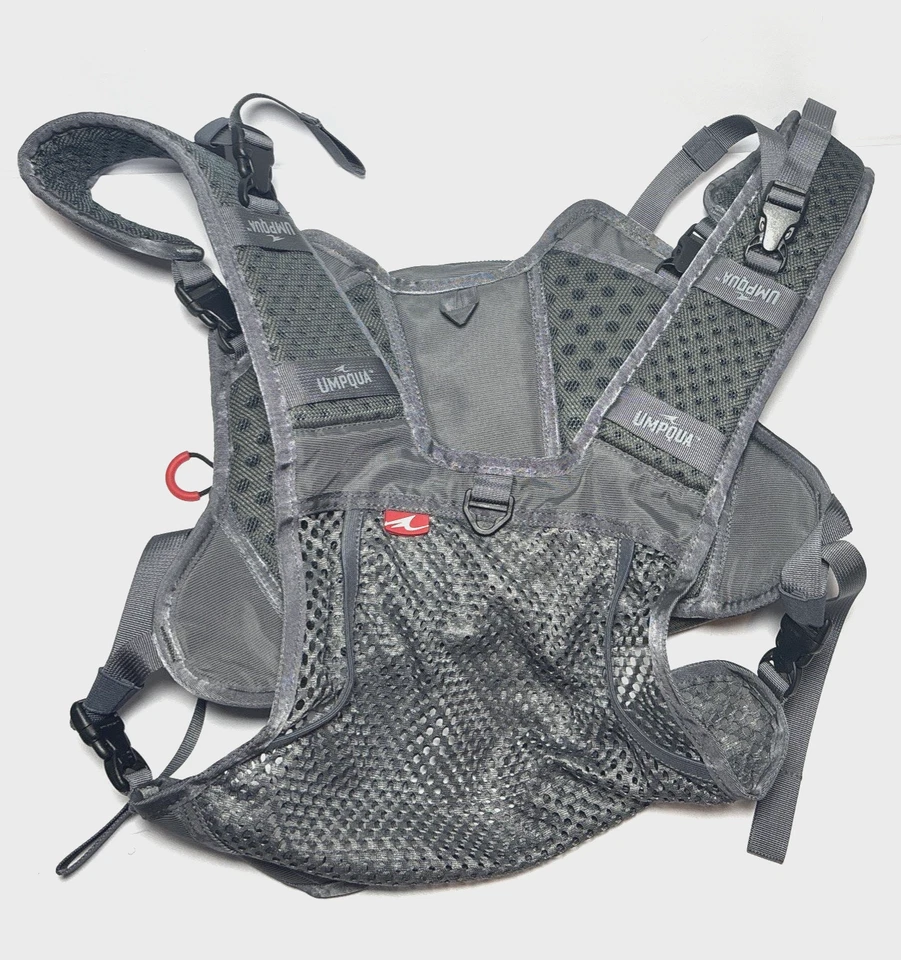Umpqua Overlook 500 Chest Pack Gently Used Great Used Condition Fly Fishing - Image 3 of 4