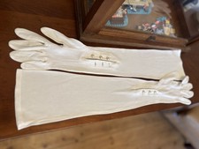 Vintage Opernhandschuhe elfenbeinfarben 22 Zoll L&auml;nge mit Kunstperlenkn&ouml;pfen volle L&auml;nge