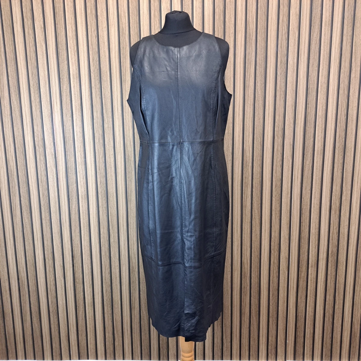 autograph leather dress From my collection, this is the autograph of the UkrainianAmerican  supermodel, actress and musician Milla Jovovich ( @millajovovich ) . Born  in Kyiv and raised in California, Jovovich entered modelling aged 11