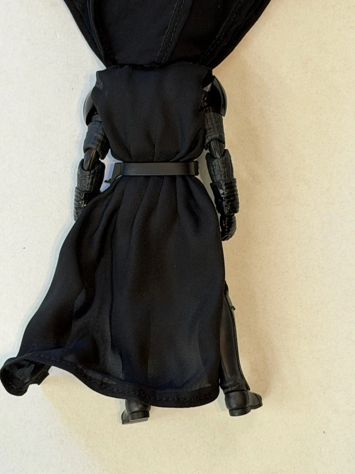 Bandai S.H. Figuarts Star Wars Darth Vader Figure Mafex - Image 4 of 4