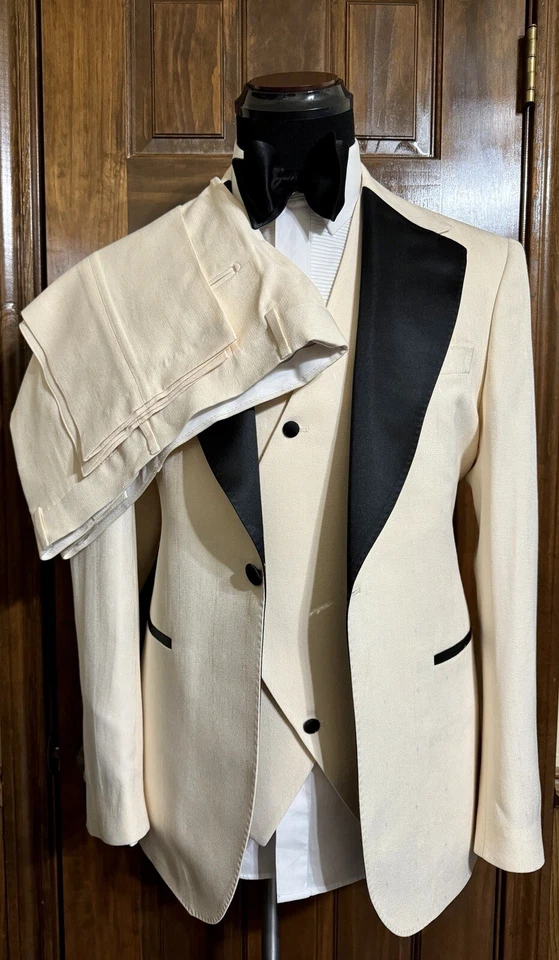 $795 Ivory Silk Satin Tuxedo Suit Size 42US  New - Image 3 of 4
