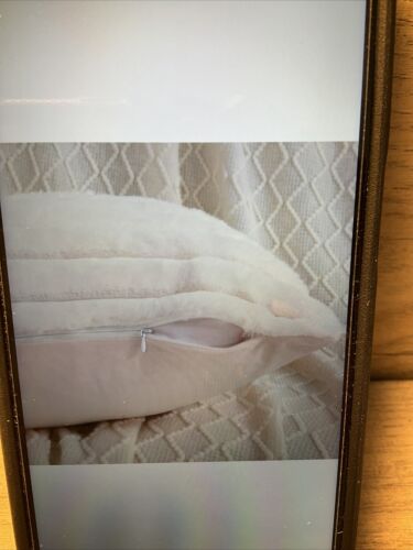 Futei Set of 2 Faux Fur Trow Pillow Covers. 20x20 Cream. Striped - Picture 3 of 4