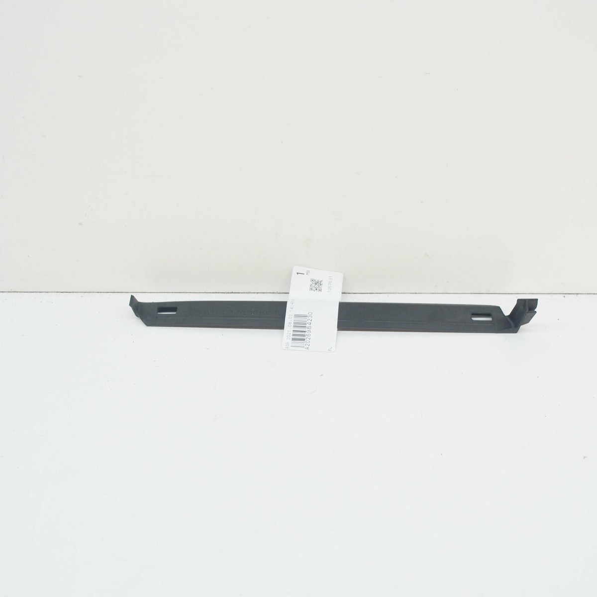MERCEDES-BENZ C W202 Front Right Side Paneling Seal A2026984230