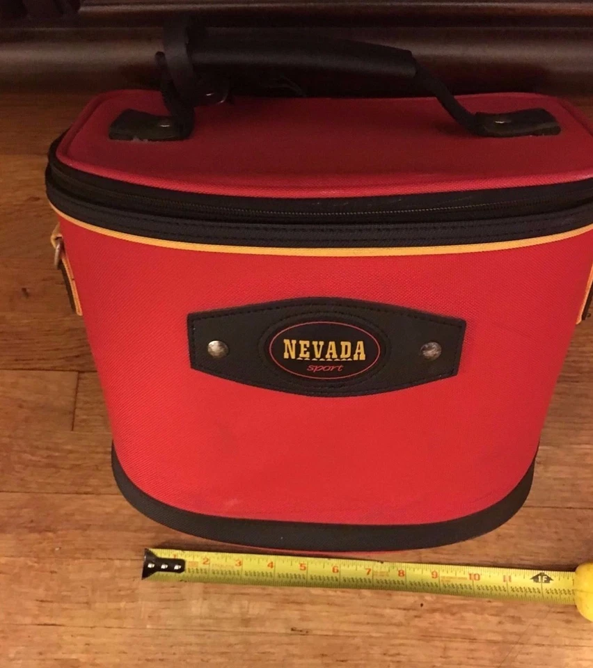 Bolsa de transporte deportiva Nevada roja/negra 8 3/4" Foto 2 de 4