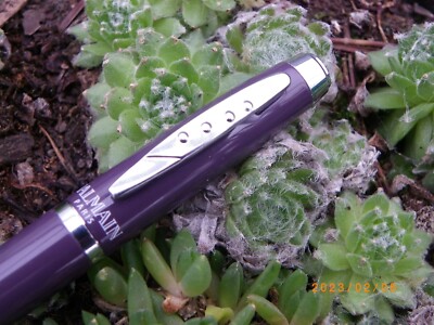 Stylo Bille Pierre Balmin Laqué Blanc - Recharge Incluse, Neuf De Stock (sans Emballage)