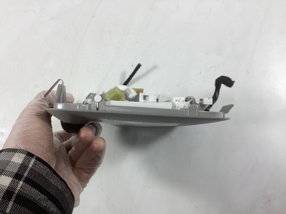Mercedes Benz ML550 GL550 2006-2013 lámpara de luz trasera superior gris OEM. Foto 2 de 4
