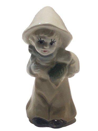 Antique German Hand Painted Porcelain Little Girl Holding Fish 3 1/2” Figurine - Foto 1 di 7