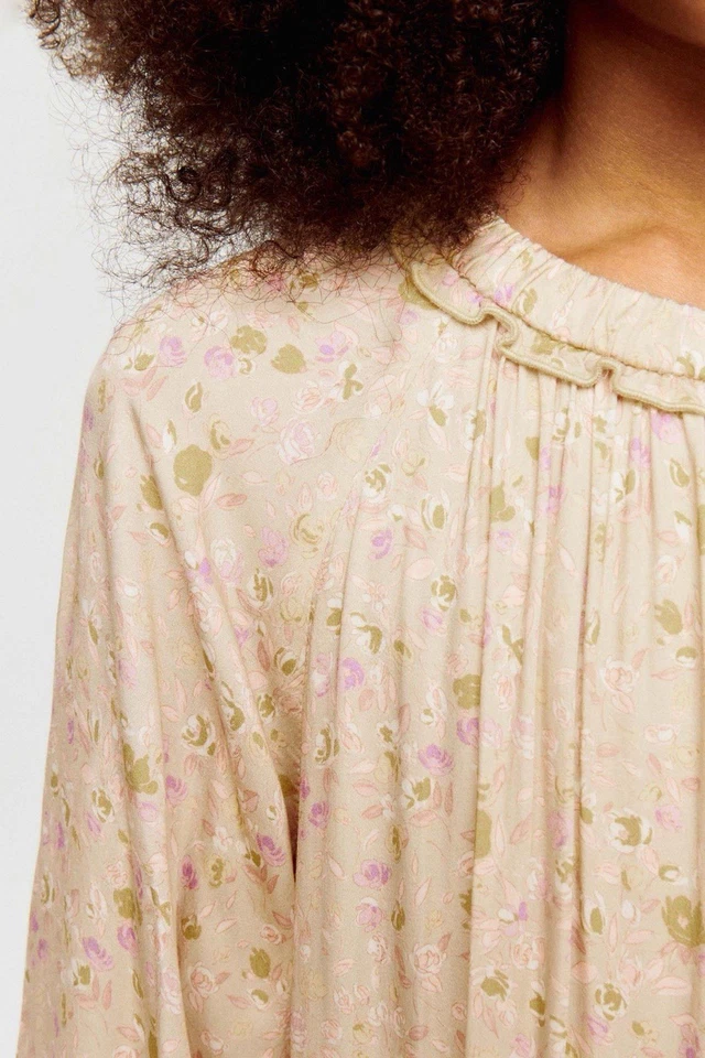 Zara Kids Girl Flowers Dress Size 6. - Image 4 of 4