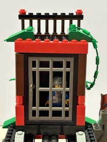 LEGO Castle: Robber's Retreat (6088) Build Parts, 3 Minifigures & Instructions