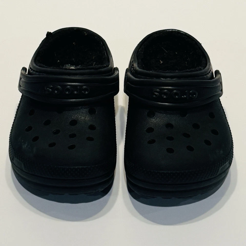 Zuecos Crocs Dual Comfort negros forrados de invierno para niños pequeños talla 7 C8 zapatos sin cordones Foto 3 de 4