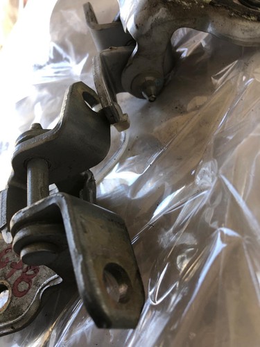 1999 SUZUKI GRAND VITARA Rear Door Upper & Lower Hinge Right Passenger Side RH - Picture 3 of 20