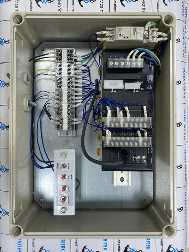 OMRON PLC V680C11 , OC211 , ID211 , CJIG CPU45H , PA202 , S8VS-03024 UNITS