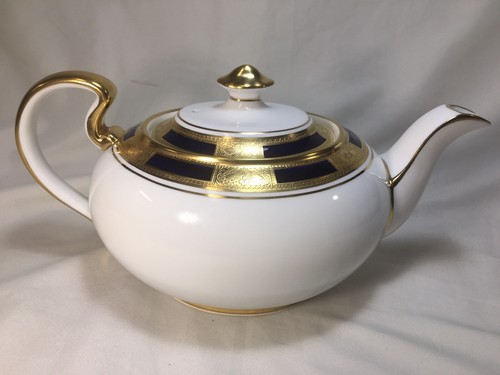 Aynsley 'Empress Cobalt' & Gold Encrusted 5-Pot TEA POT - Chip! - Picture 4 of 12