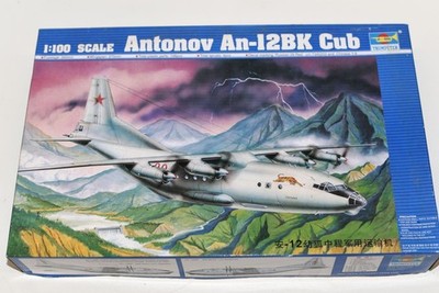 Trumpeter 04001 Modell - Antonov An-12BK Cub - 1:100 - OVP