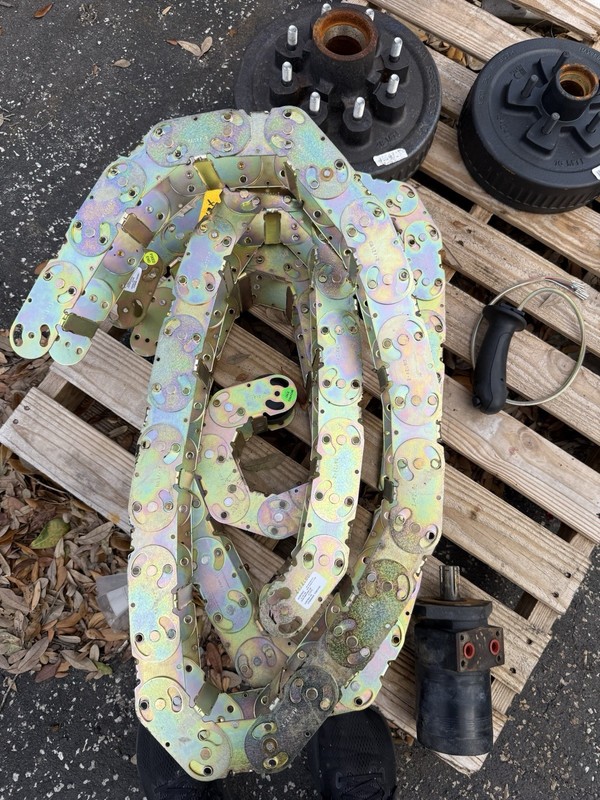 JLG 1001255962 Power Track