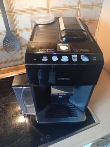 Siemens EQ 500  Kaffeevollautomaten Schwarz Inklusive Milchbehälter 1