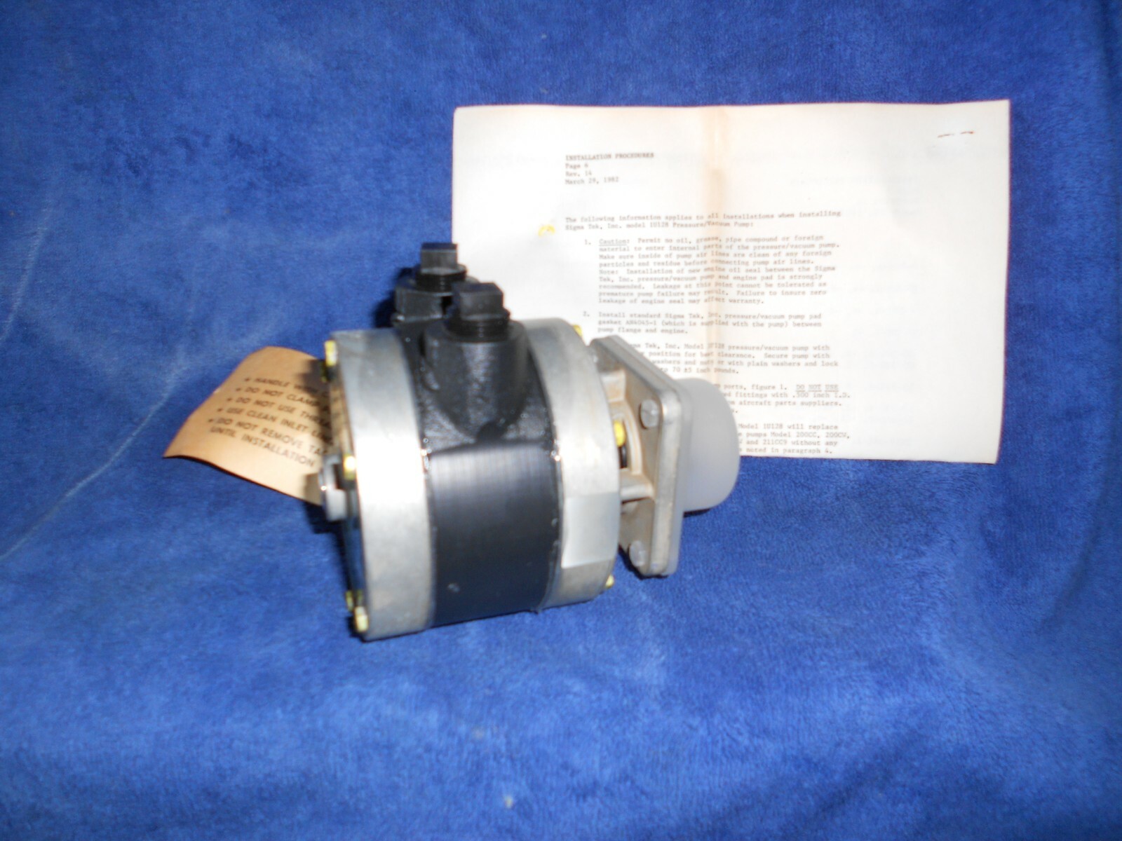 AIRCRAFT VACUUM PUMP SIGMA TEK DRY AIR PRESSURE/VACUUM PUMP MODEL