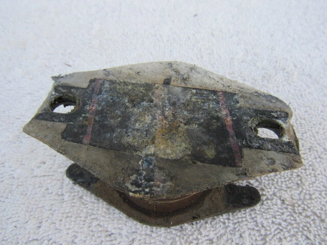 Evinrude Johnson antique outboard motor engine mount 0303881 1956-65 30 35 40hp - Image 4 of 4