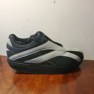 thick soled walking shoes