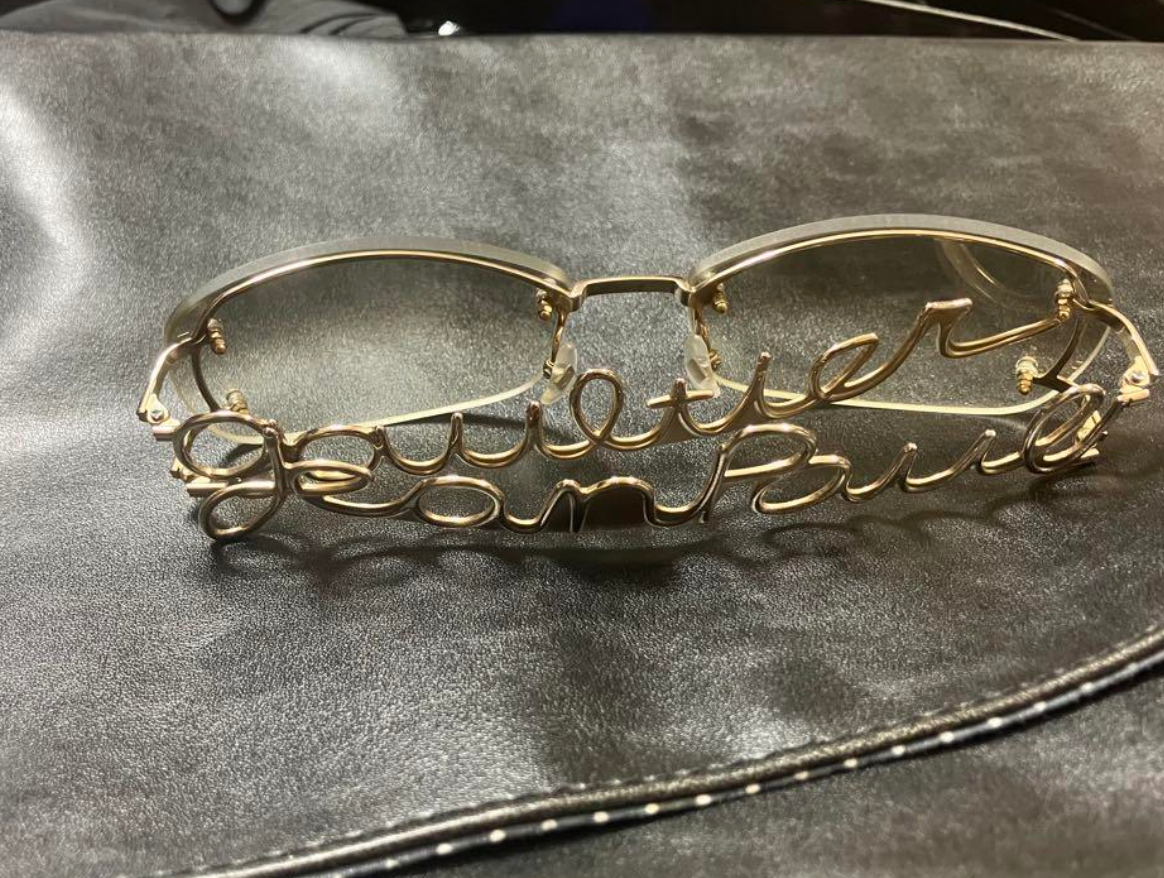 JeanPaulGAULTIERメガネ装飾台 JeanPaulGAULTIERメガネ装飾台