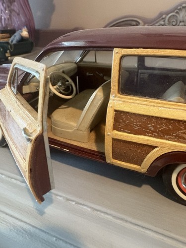 Franklin Mint 1949 Ford Woody Wagon 1:24 Scale READ - Picture 5 of 11