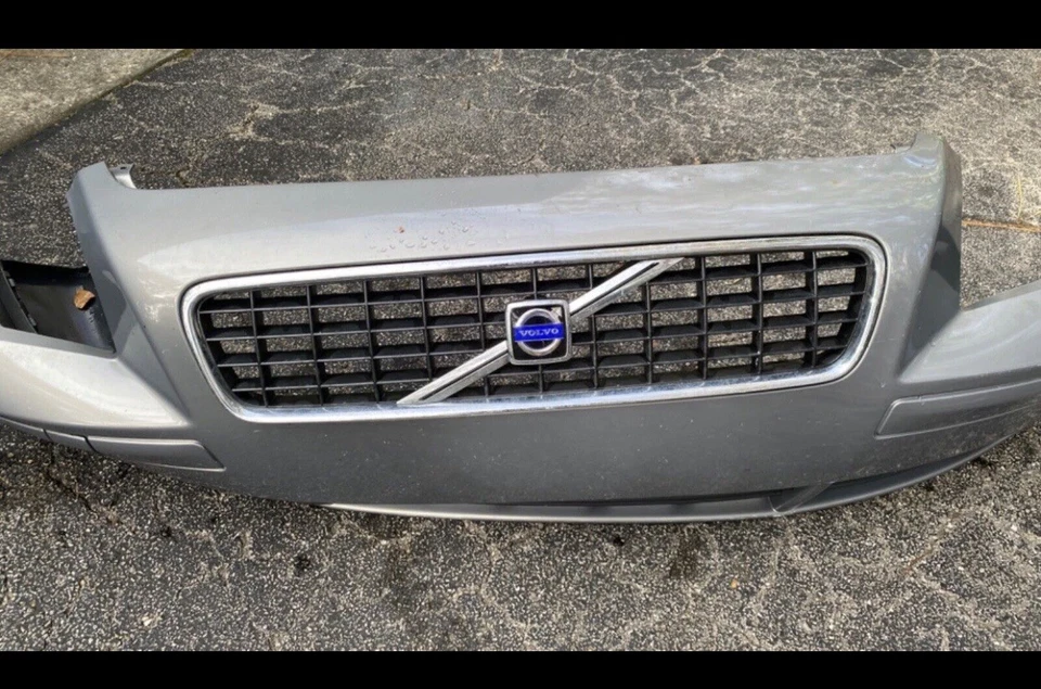 Parachoques delantero Volvo S40 2004 a 2007 - plateado Foto 2 de 3