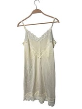 Vintage Warners Nightgown Cottage Cute Daisies Lace Size 34 55450