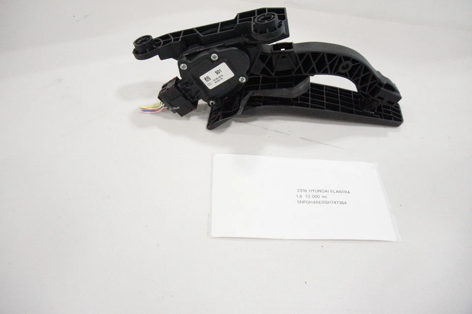  Hyundai Elantra 2014-2016 Elantra GT Accelerator Gas Pedal Position Sensor OEM - Image 2 of 2