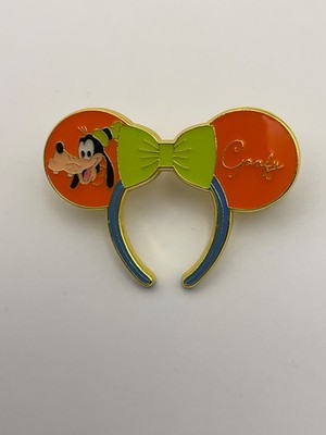 Disney Loungefly Mickey Mouse and Friends Mickey Ears Blind Box Goofy Pin C6
