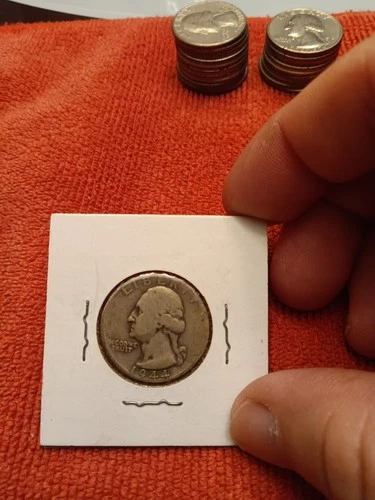 1944 No Mint Mark Washington Quarter, 90% Silver, Very Fine Condition,