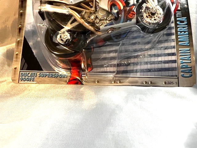 Nuevo en caja Maisto Ultimate Marvel Motorcycle Collection Series #1 Juego de 3 Ducati Foto 3 de 4