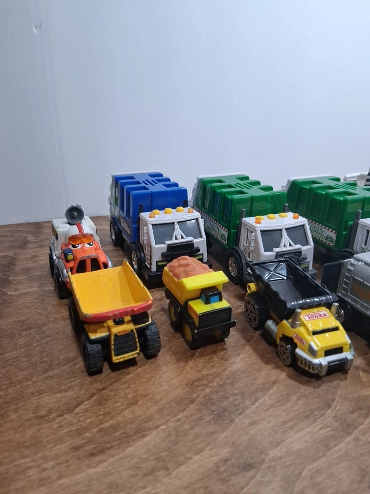 Tonka Vehicle Lot Vtg Modern Chuck And Friends Fire Truck Recycling Some Die... - Image 2 of 4