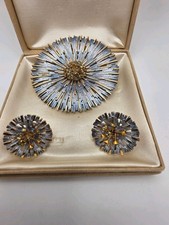 Vintage Daytons Blue Enamelprongset Blue Crystals Starbust Broochearring Set