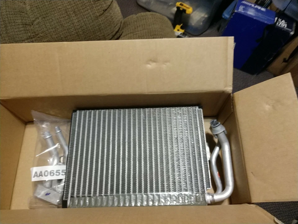 NEW Saab 9-3 Evaporator 5047931 NG900 9-3 1996 to 2003 - Image 2 of 2
